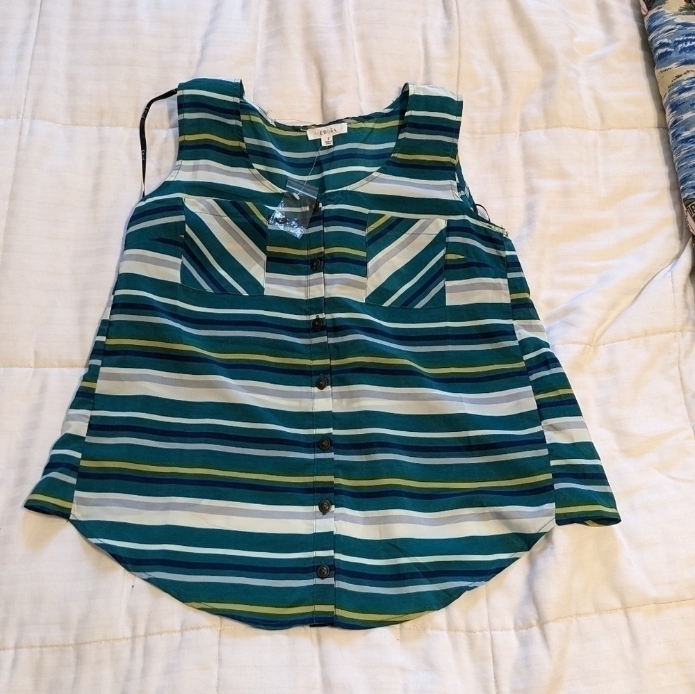 edge striped sleeveless top with buttons size Small